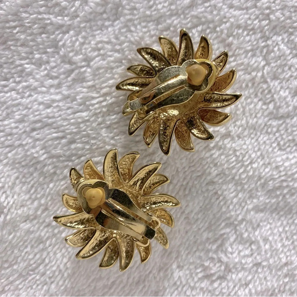 Vintage Gold Tone W White Gems Sun Shaped Clip  On Earrings - Picture 2 of 9